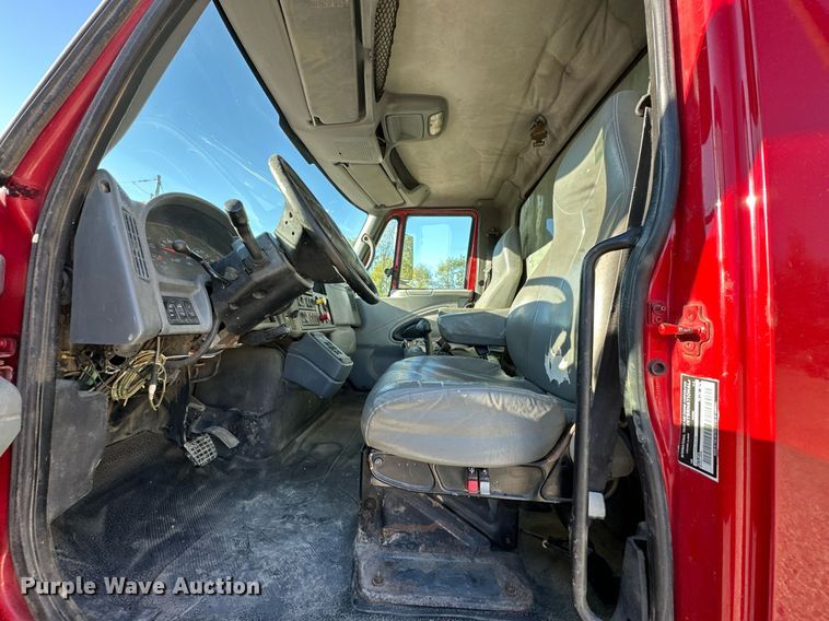 image for item DR2709 2006 International  7400 dump truck