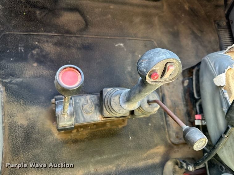 image for item DR2709 2006 International  7400 dump truck