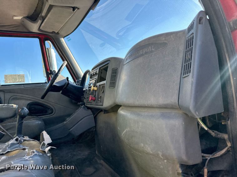 image for item DR2709 2006 International  7400 dump truck