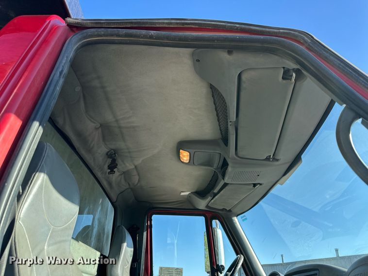 image for item DR2709 2006 International  7400 dump truck