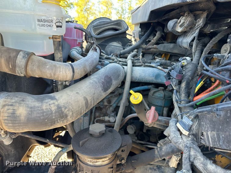 image for item DR2709 2006 International  7400 dump truck