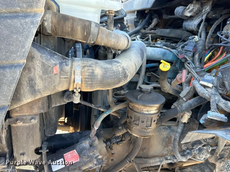 image for item DR2709 2006 International  7400 dump truck