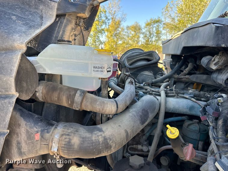 image for item DR2709 2006 International  7400 dump truck