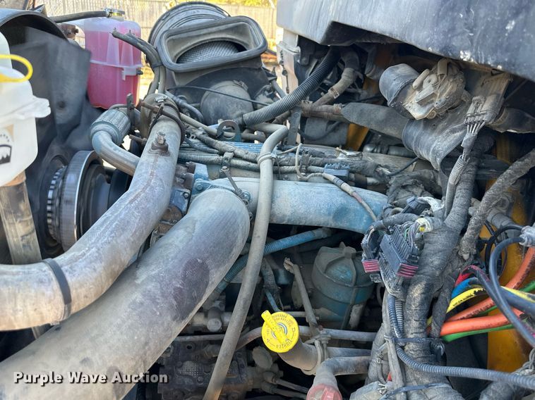 image for item DR2709 2006 International  7400 dump truck