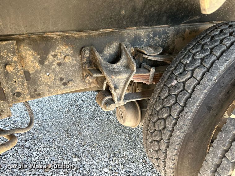 image for item DR2709 2006 International  7400 dump truck