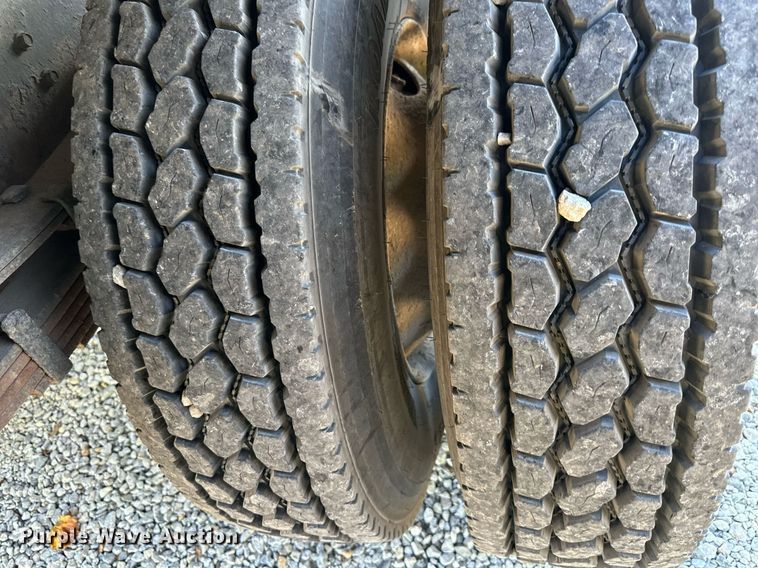 image for item DR2709 2006 International  7400 dump truck