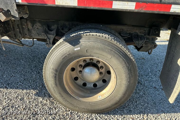 image for item DR2709 2006 International  7400 dump truck