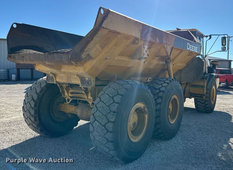 image for item DR2710 2003 John Deere  250D haul truck