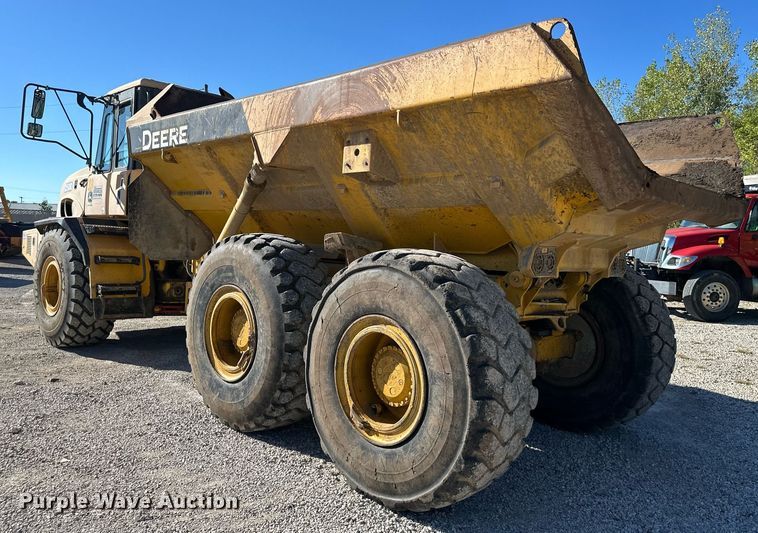 image for item DR2710 2003 John Deere  250D haul truck