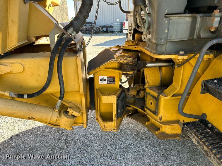 image for item DR2710 2003 John Deere  250D haul truck