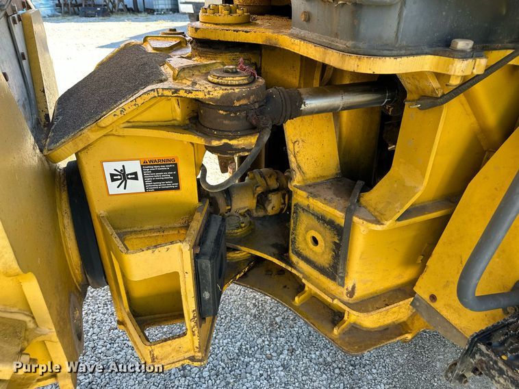 image for item DR2710 2003 John Deere  250D haul truck