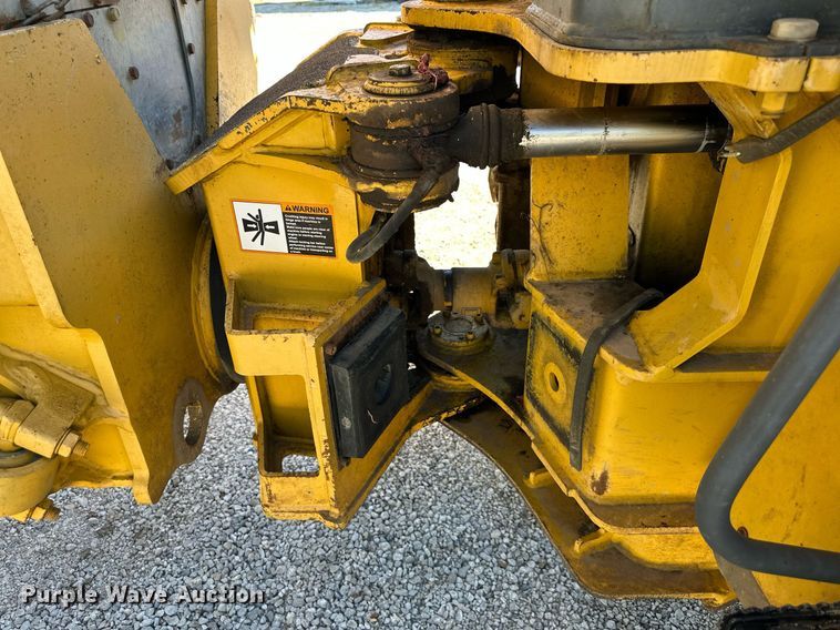 image for item DR2710 2003 John Deere  250D haul truck