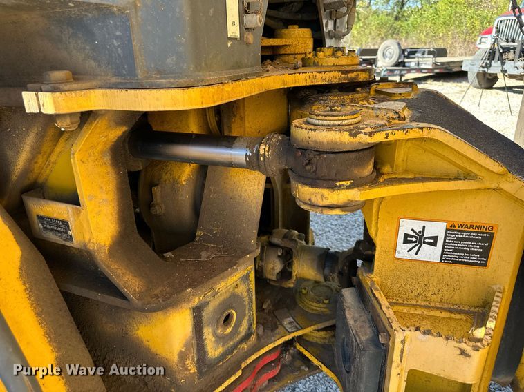 image for item DR2710 2003 John Deere  250D haul truck