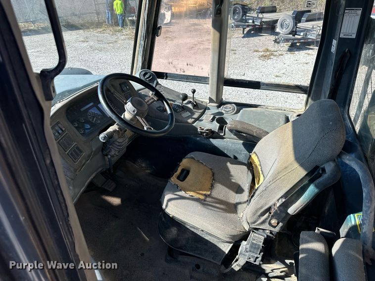 image for item DR2710 2003 John Deere  250D haul truck