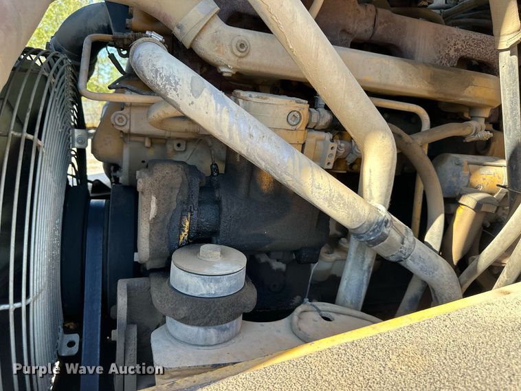 image for item DR2710 2003 John Deere  250D haul truck