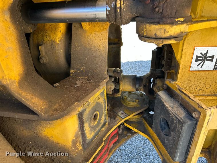 image for item DR2710 2003 John Deere  250D haul truck