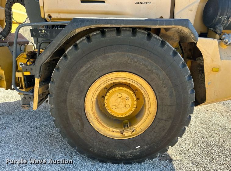 image for item DR2710 2003 John Deere  250D haul truck