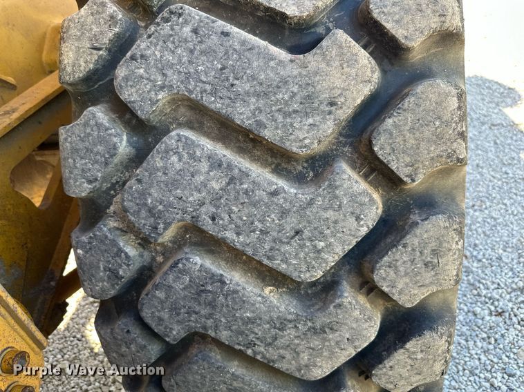 image for item DR2710 2003 John Deere  250D haul truck