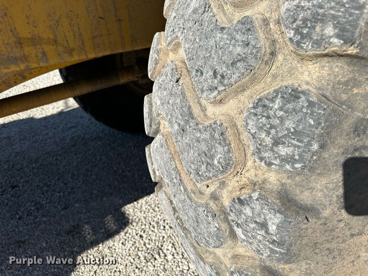 image for item DR2710 2003 John Deere  250D haul truck