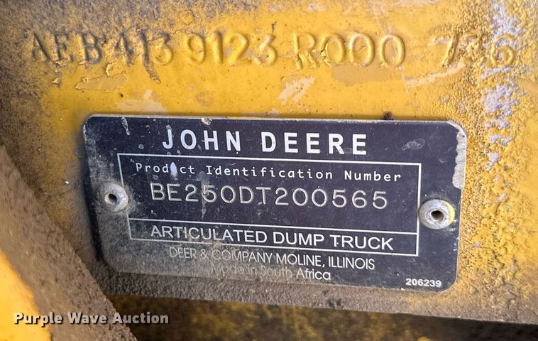 image for item DR2710 2003 John Deere  250D haul truck