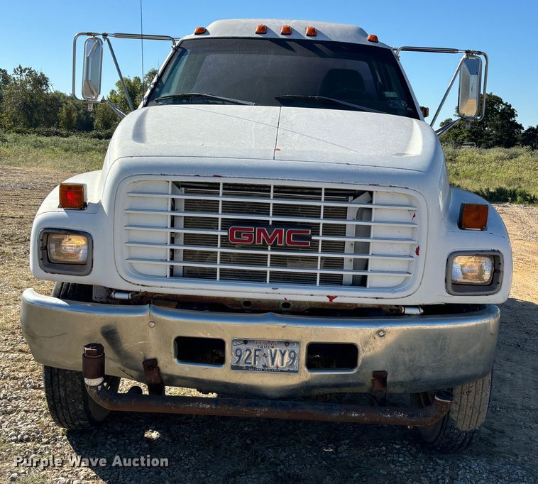 image for item DS2534 1998 GMC C7500 water truck