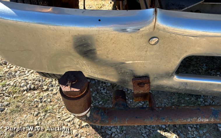 image for item DS2534 1998 GMC C7500 water truck