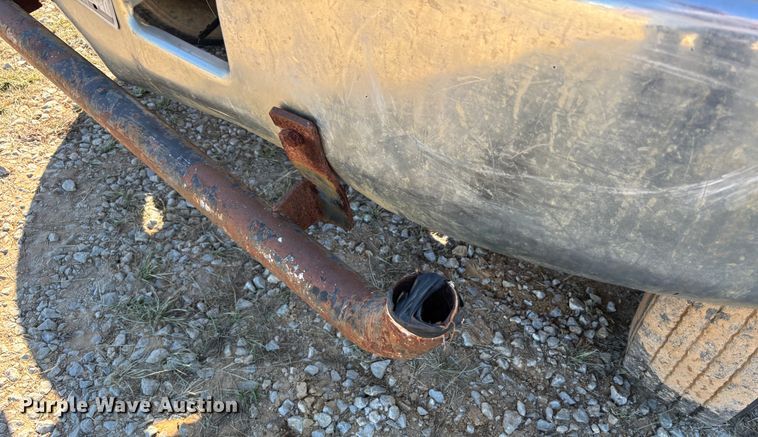 image for item DS2534 1998 GMC C7500 water truck