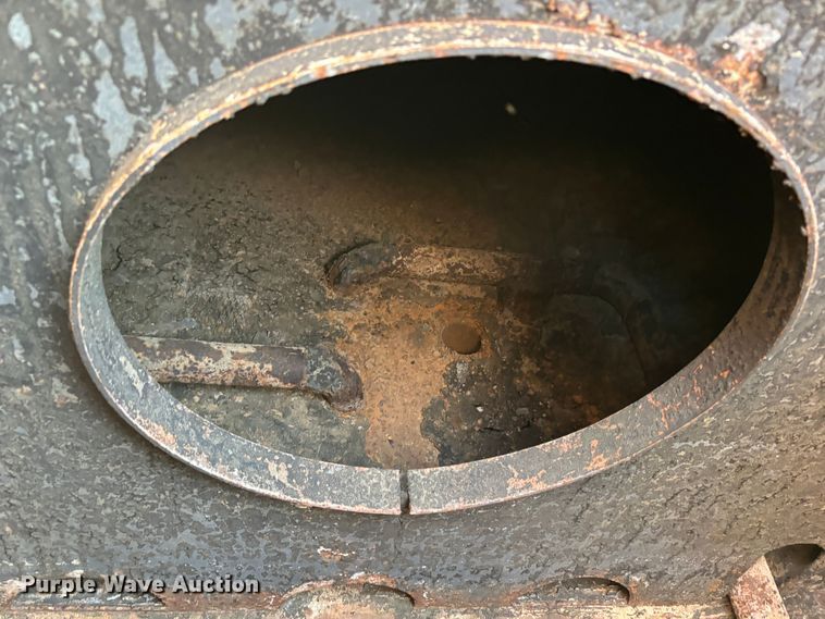 image for item DS2534 1998 GMC C7500 water truck