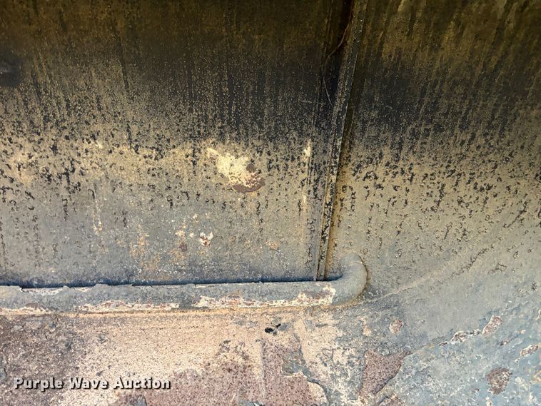 image for item DS2534 1998 GMC C7500 water truck