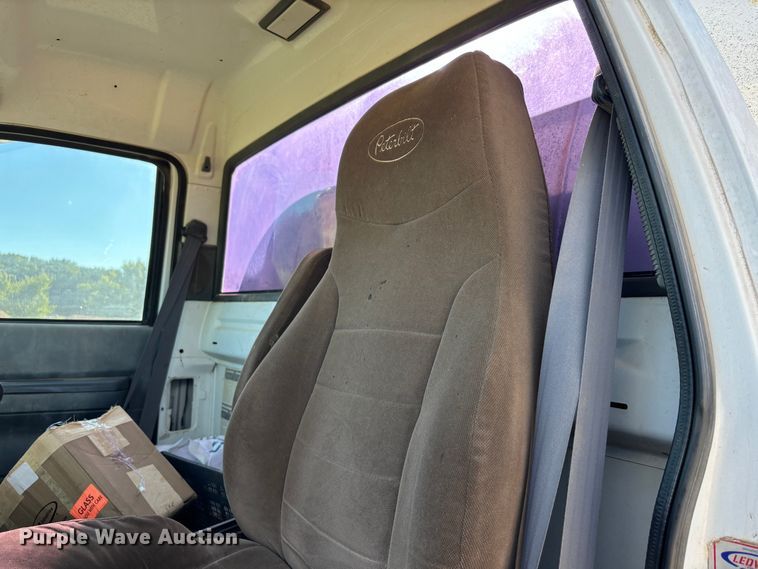 image for item DS2534 1998 GMC C7500 water truck