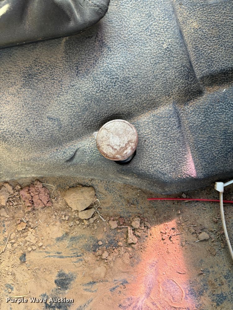 image for item DS2534 1998 GMC C7500 water truck