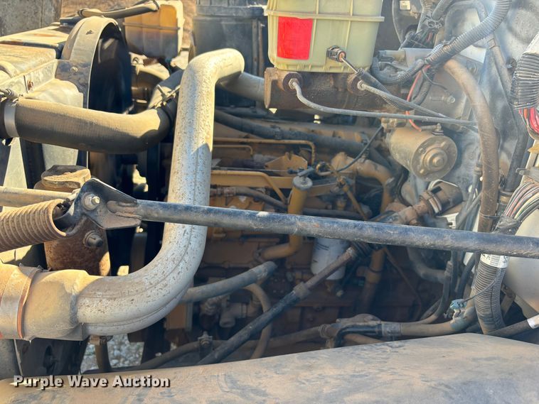 image for item DS2534 1998 GMC C7500 water truck