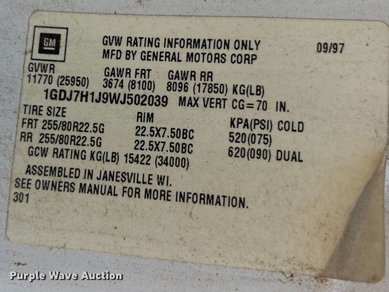 image for item DS2534 1998 GMC C7500 water truck