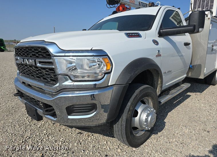 image for item DS4831 2021 Dodge Ram 5500HD utility / service truck