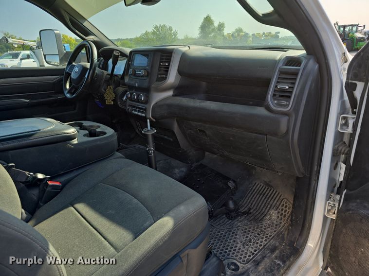 image for item DS4831 2021 Dodge Ram 5500HD utility / service truck