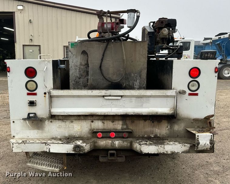 image for item DT2000 2007 Ford  F550 Super Duty XL utility / service truck