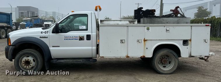image for item DT2000 2007 Ford  F550 Super Duty XL utility / service truck
