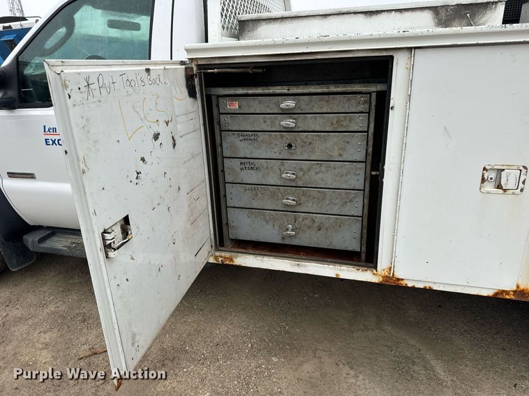 image for item DT2000 2007 Ford  F550 Super Duty XL utility / service truck