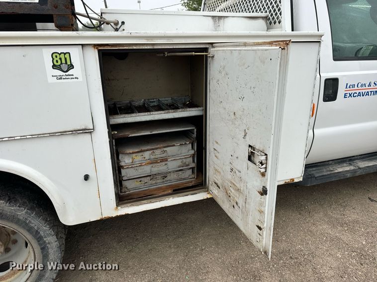 image for item DT2000 2007 Ford  F550 Super Duty XL utility / service truck