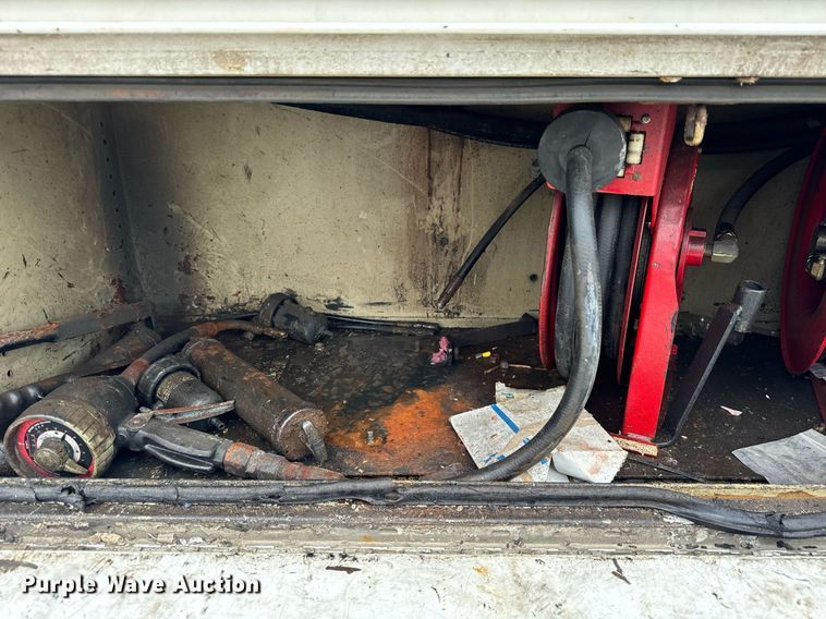 image for item DT2000 2007 Ford  F550 Super Duty XL utility / service truck