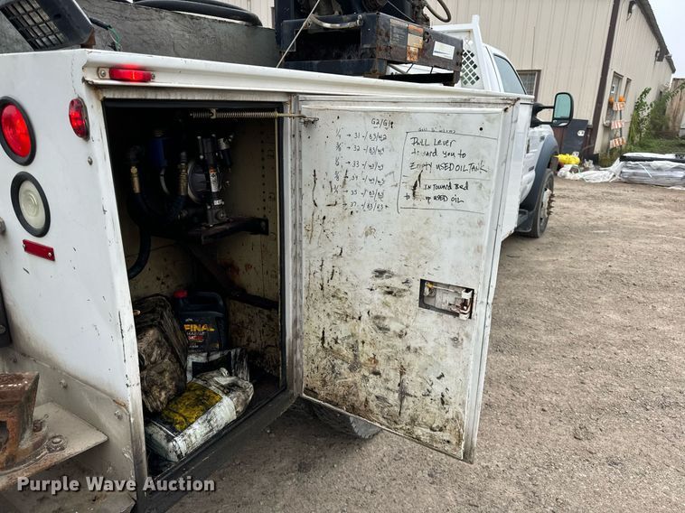 image for item DT2000 2007 Ford  F550 Super Duty XL utility / service truck