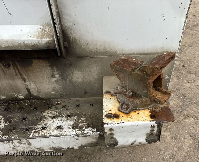 image for item DT2000 2007 Ford  F550 Super Duty XL utility / service truck