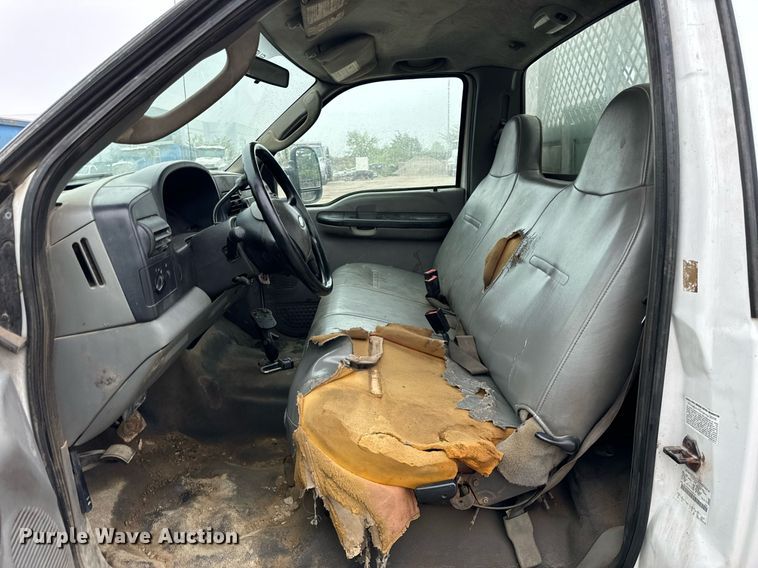 image for item DT2000 2007 Ford  F550 Super Duty XL utility / service truck