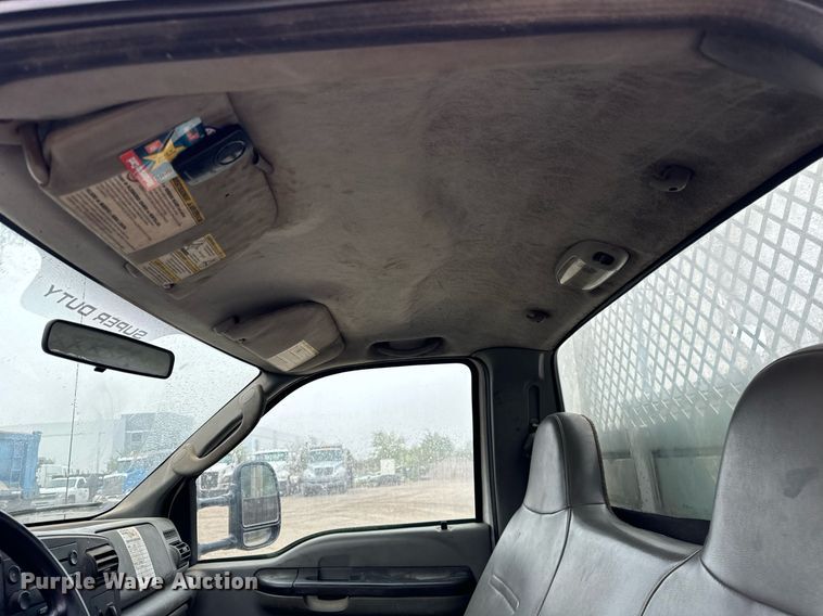 image for item DT2000 2007 Ford  F550 Super Duty XL utility / service truck