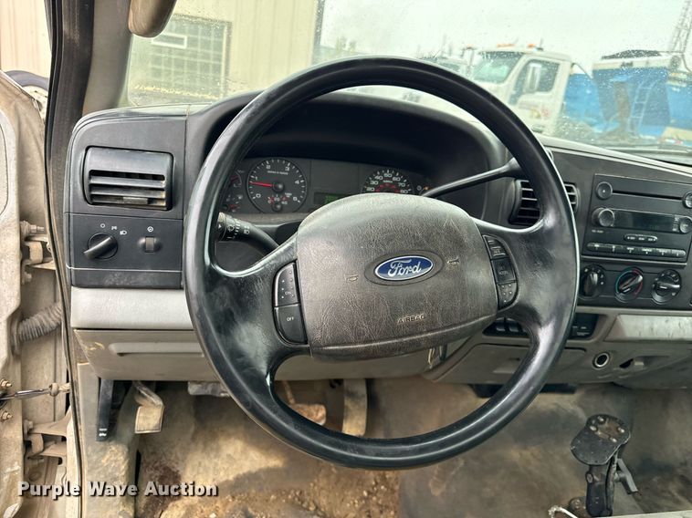 image for item DT2000 2007 Ford  F550 Super Duty XL utility / service truck