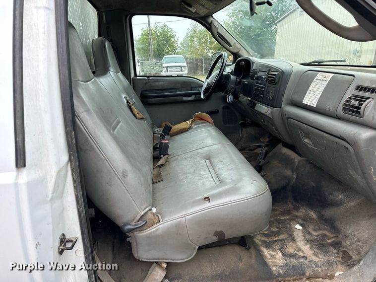 image for item DT2000 2007 Ford  F550 Super Duty XL utility / service truck