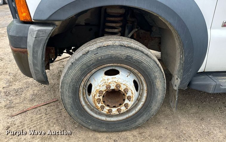 image for item DT2000 2007 Ford  F550 Super Duty XL utility / service truck