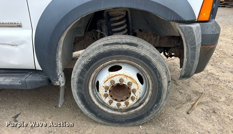 image for item DT2000 2007 Ford  F550 Super Duty XL utility / service truck