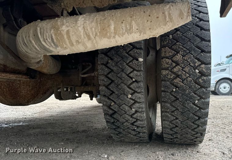 image for item DT2000 2007 Ford  F550 Super Duty XL utility / service truck