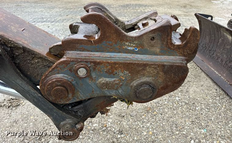 image for item DT2003 2012 John Deere 85D mini excavator